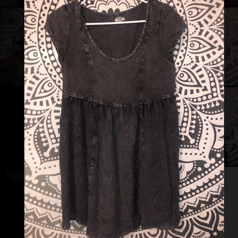 Dress - Picture 4 of 4